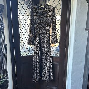 Elegant Leopard Print Long Sleeve Dress